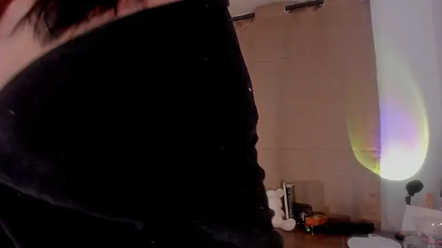 Snapshot of AmaruBloom chatting on 12-03-25, 04:31 AmaruBloom online show from 12-03-25, 04:31