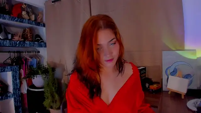 Snapshot of AmaruBloom chatting on 12-14-25, 10:42 AmaruBloom online show from 12-14-25, 10:42