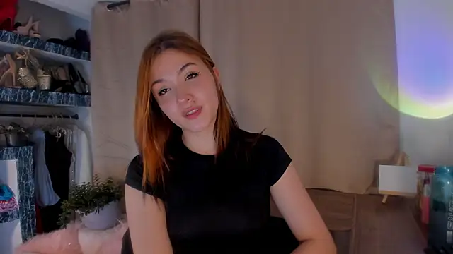 Snapshot of AmaruBloom chatting on 02-03-26, 06:22 AmaruBloom online show from 02-03-26, 06:22