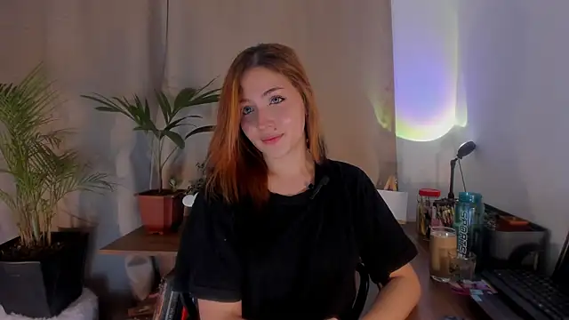 Snapshot of AmaruBloom chatting on 02-18-26, 05:58 AmaruBloom online show from 02-18-26, 05:58