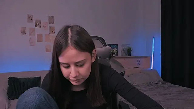 Snapshot of adelle046 chatting on 10-17-25, 11:57 adelle046 online show from 10-17-25, 11:57