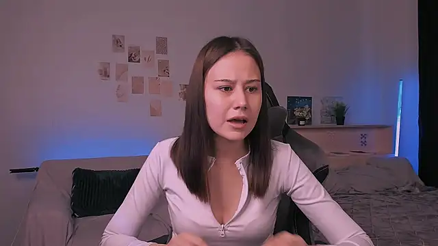 Snapshot of adelle046 chatting on 10-18-25, 09:21 adelle046 online show from 10-18-25, 09:21