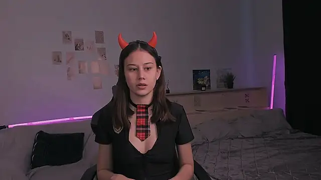 Snapshot of adelle046 chatting on 10-31-25, 10:49 adelle046 online show from 10-31-25, 10:49