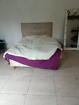 Snapshot of Benditofetiche chatting on 11-20-25, 08:41 Benditofetiche online show from 11-20-25, 08:41