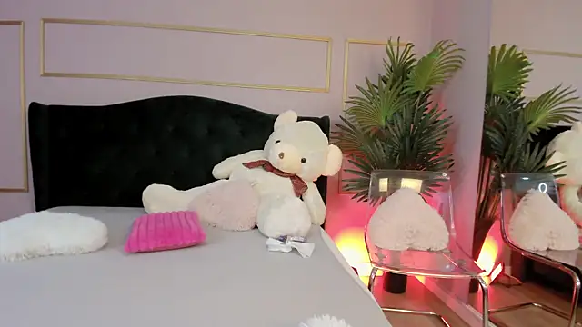 KirraWhite online show from 10-09-25, 05:16