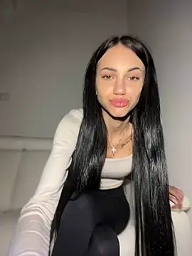 Snapshot of ilariea_girl chatting on 10-06-25, 08:28 ilariea girl online show from 10-06-25, 08:28