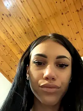 Snapshot of ilariea_girl chatting on 10-19-25, 01:23 ilariea girl online show from 10-19-25, 01:23