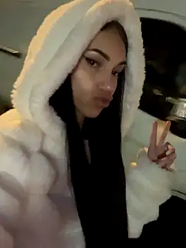 Snapshot of ilariea_girl chatting on 11-07-25, 08:20 ilariea girl online show from 11-07-25, 08:20