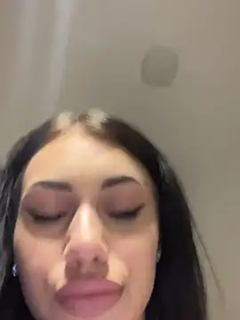 Snapshot of ilariea_girl chatting on 11-16-25, 09:42 ilariea girl online show from 11-16-25, 09:42