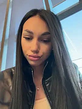 Snapshot of ilariea_girl chatting on 03-19-26, 04:22 ilariea girl online show from 03-19-26, 04:22