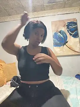 Snapshot of MissBubbles04 chatting on 11-02-25, 06:32 MissBubbles04 online show from 11-02-25, 06:32