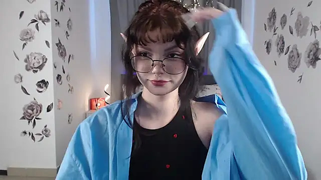 Snapshot of MileyRood chatting on 10-02-25, 11:12 MileyRood online show from 10-02-25, 11:12