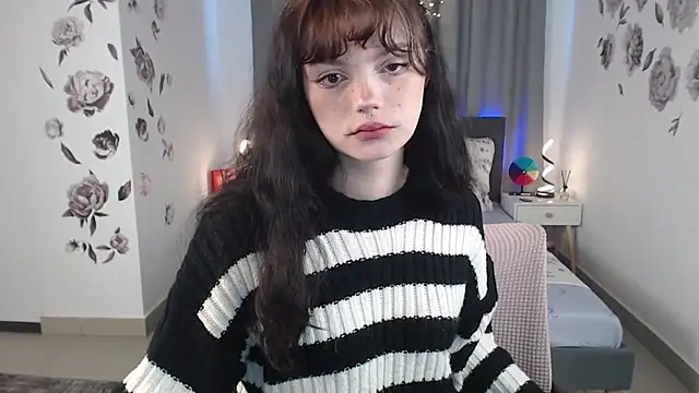 Snapshot of MileyRood chatting on 10-13-25, 11:27 MileyRood online show from 10-13-25, 11:27