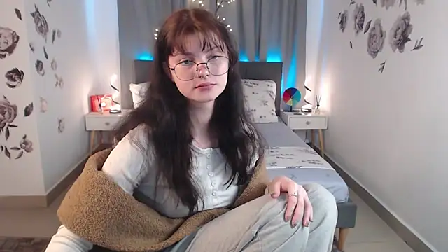 Snapshot of MileyRood chatting on 10-22-25, 11:26 MileyRood online show from 10-22-25, 11:26