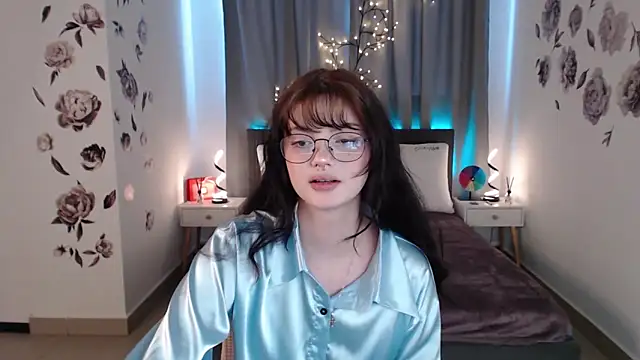 Snapshot of MileyRood chatting on 11-14-25, 02:10 MileyRood online show from 11-14-25, 02:10