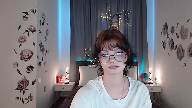 Snapshot of MileyRood chatting on 11-15-25, 01:14 MileyRood online show from 11-15-25, 01:14