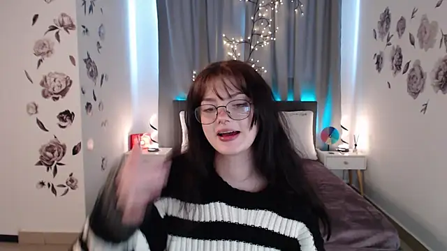 Snapshot of MileyRood chatting on 11-16-25, 01:22 MileyRood online show from 11-16-25, 01:22