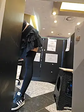 YuriXo online show from 02-06-26, 09:56