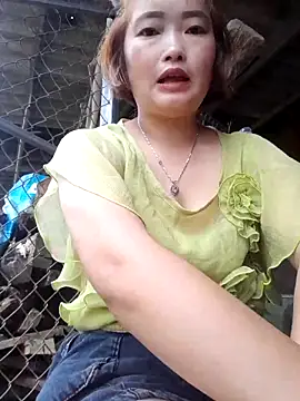 Snapshot of Bum_538 chatting on 10-14-25, 12:33 Bum 538 online show from 10-14-25, 12:33