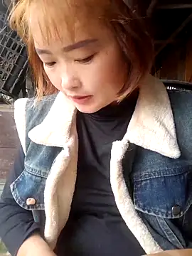 Snapshot of Bum_538 chatting on 10-15-25, 12:55 Bum 538 online show from 10-15-25, 12:55