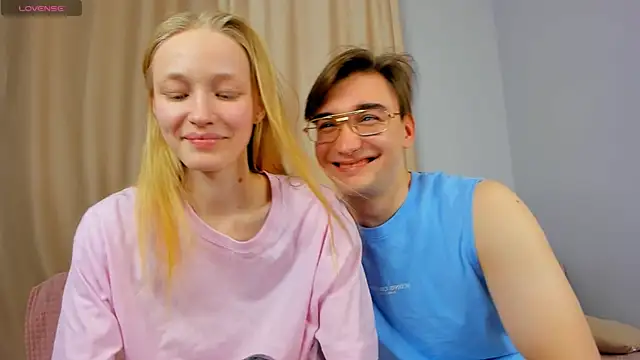 Snapshot of LoversFire chatting on 11-11-25, 03:23 LoversFire online show from 11-11-25, 03:23