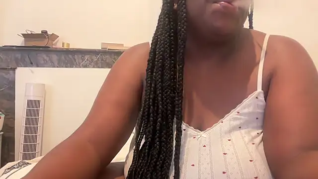 Snapshot of nanaisbackk chatting on 10-21-25, 05:19 nanaisbackk online show from 10-21-25, 05:19