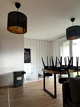 LaPetiteKim online show from 10-28-25, 08:51