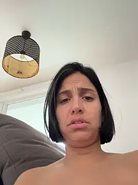 LaPetiteKim online show from 10-29-25, 09:00