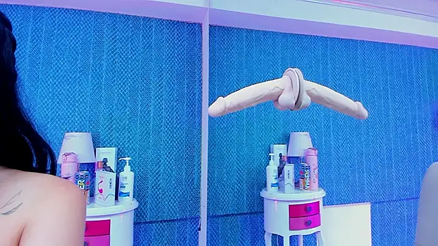 LeaMoreau22 online show from 02-05-26, 03:00