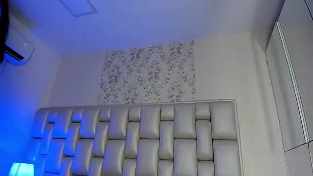 Snapshot of Peyton_louise chatting on 11-11-25, 05:24 Peyton louise online show from 11-11-25, 05:24