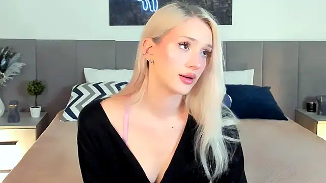 Snapshot of SugarWhisper chatting on 11-05-25, 04:51 SugarWhisper online show from 11-05-25, 04:51