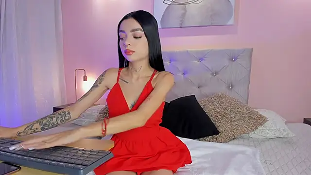 Snapshot of scarlettvelvet_ chatting on 10-03-25, 12:46 scarlettvelvet online show from 10-03-25, 12:46