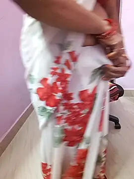 Snapshot of Tamil_Ammani chatting on 10-10-25, 04:55 Tamil Ammani online show from 10-10-25, 04:55