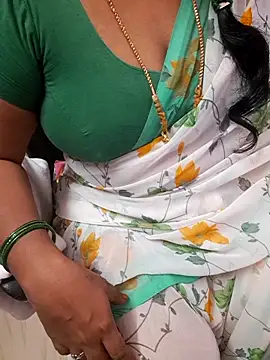 Snapshot of Tamil_Ammani chatting on 10-10-25, 06:07 Tamil Ammani online show from 10-10-25, 06:07