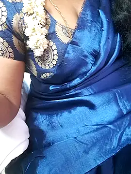 Snapshot of Tamil_Ammani chatting on 10-11-25, 05:44 Tamil Ammani online show from 10-11-25, 05:44