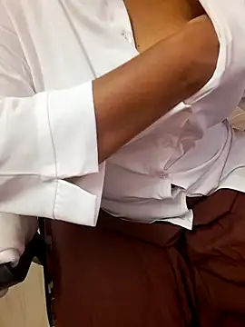 Snapshot of Tamil_Ammani chatting on 10-14-25, 06:09 Tamil Ammani online show from 10-14-25, 06:09