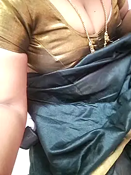 Snapshot of Tamil_Ammani chatting on 10-16-25, 05:19 Tamil Ammani online show from 10-16-25, 05:19