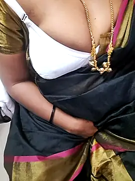 Snapshot of Tamil_Ammani chatting on 10-17-25, 04:42 Tamil Ammani online show from 10-17-25, 04:42