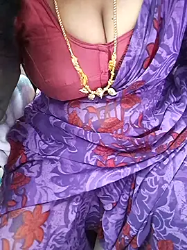 Snapshot of Tamil_Ammani chatting on 10-25-25, 04:31 Tamil Ammani online show from 10-25-25, 04:31