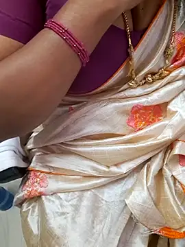 Snapshot of Tamil_Ammani chatting on 10-30-25, 08:53 Tamil Ammani online show from 10-30-25, 08:53