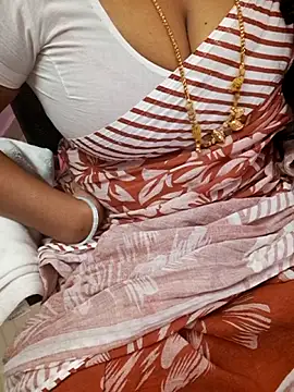 Snapshot of Tamil_Ammani chatting on 11-01-25, 04:09 Tamil Ammani online show from 11-01-25, 04:09