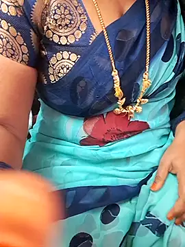 Snapshot of Tamil_Ammani chatting on 11-04-25, 09:25 Tamil Ammani online show from 11-04-25, 09:25