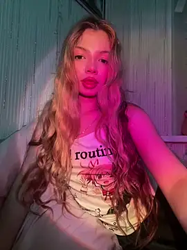  Siennaaa  online show from 03-01-26, 09:50