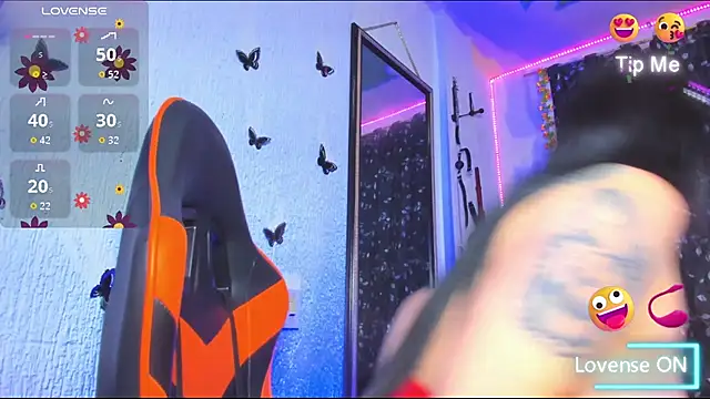 Snapshot of Pamela_wish2 chatting on 10-15-25, 08:31 Pamela wish2 online show from 10-15-25, 08:31