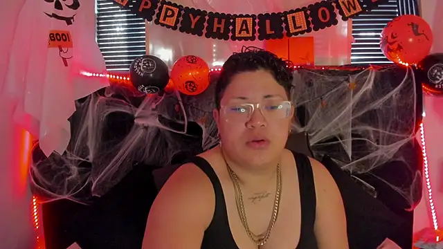 Snapshot of PUSSYBBW_001 chatting on 10-26-25, 12:00 PUSSYBBW 001 online show from 10-26-25, 12:00