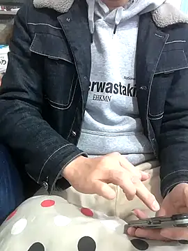 Snapshot of chougegg0214 chatting on 01-07-26, 02:47 chougegg0214 online show from 01-07-26, 02:47