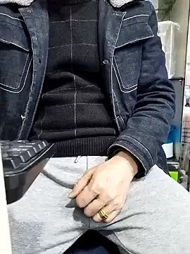 Snapshot of chougegg0214 chatting on 03-16-26, 11:25 chougegg0214 online show from 03-16-26, 11:25