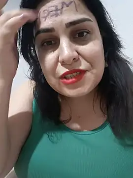 Snapshot of aydannn01 chatting on 10-05-25, 08:29 aydannn01 online show from 10-05-25, 08:29