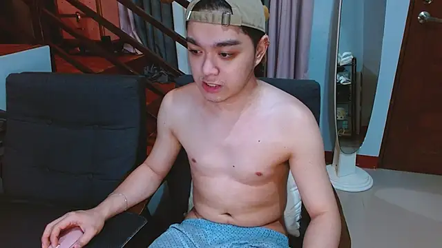 Snapshot of JayKarLo chatting on 10-30-25, 01:23 JayKarLo online show from 10-30-25, 01:23