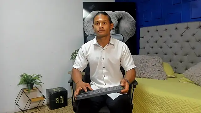 Snapshot of casike1 chatting on 10-07-25, 11:35 casike1 online show from 10-07-25, 11:35